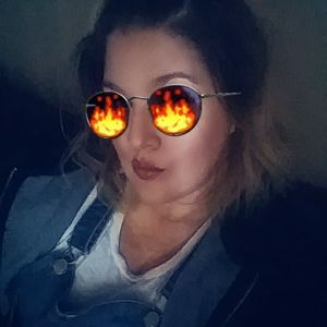 Meet your Posher, Elizabeth